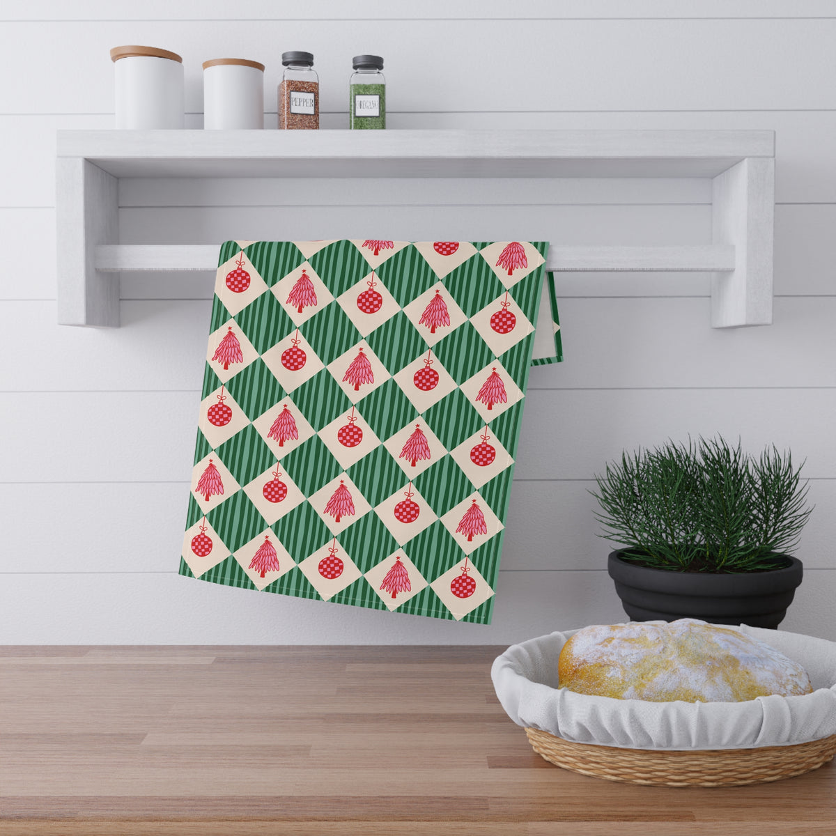 Christmas Ornament Tea Towel Gift For Mom Holiday Plaid Kitchen Decor Present For Sister Festive Diamond Dish Cloth Winter Home Accessory