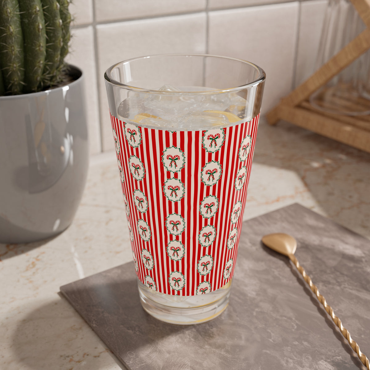 Vintage Wreath Mixing Glass Gift For Couple Candy Cane Stripe Barware Christmas Cocktail Present Holiday Hostess Drink Cup Festive Style