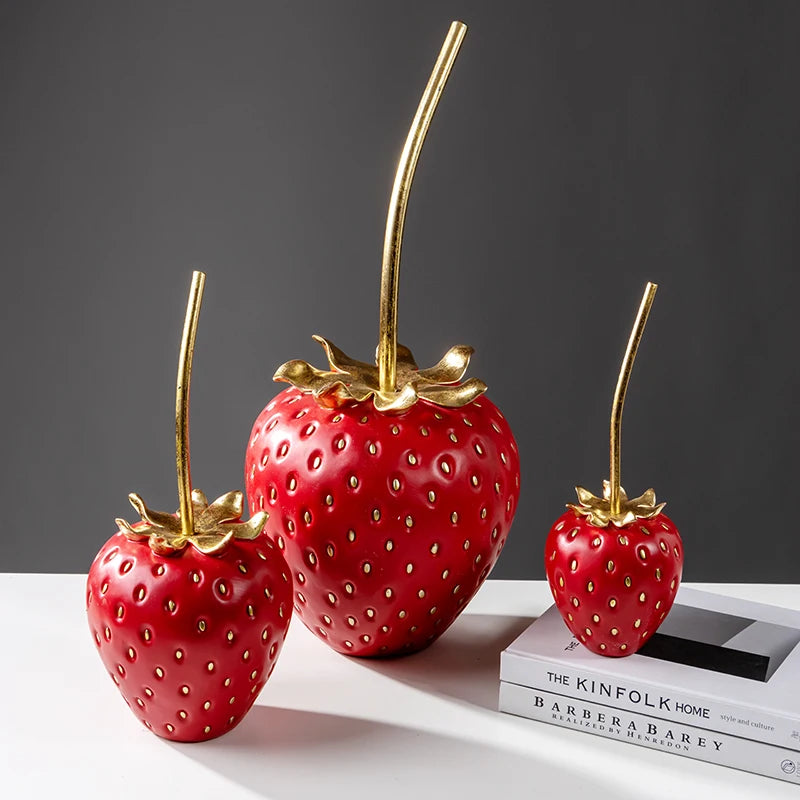 Simulation Strawberry Fruit Display  Resin Crafts Gold Strawberry Figurine Decorative Figurines Home Decoration Accessories