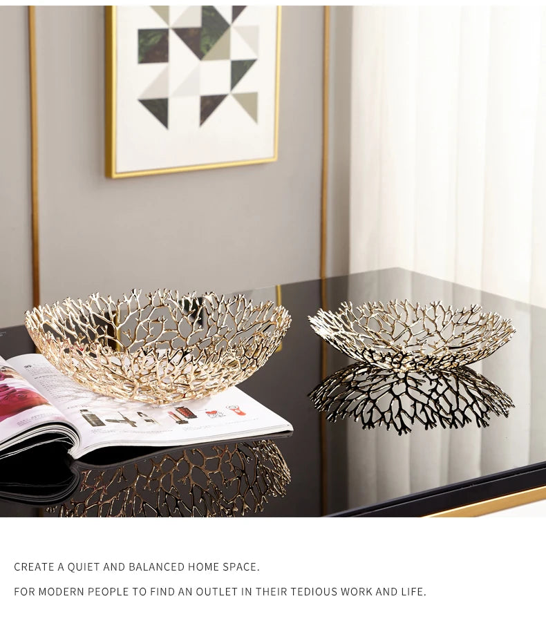 Modern Wedding Metal Light Luxury Golden Dry Fruit Plate Decoration Tray Metal Hollow for Home Decoration Gitfs