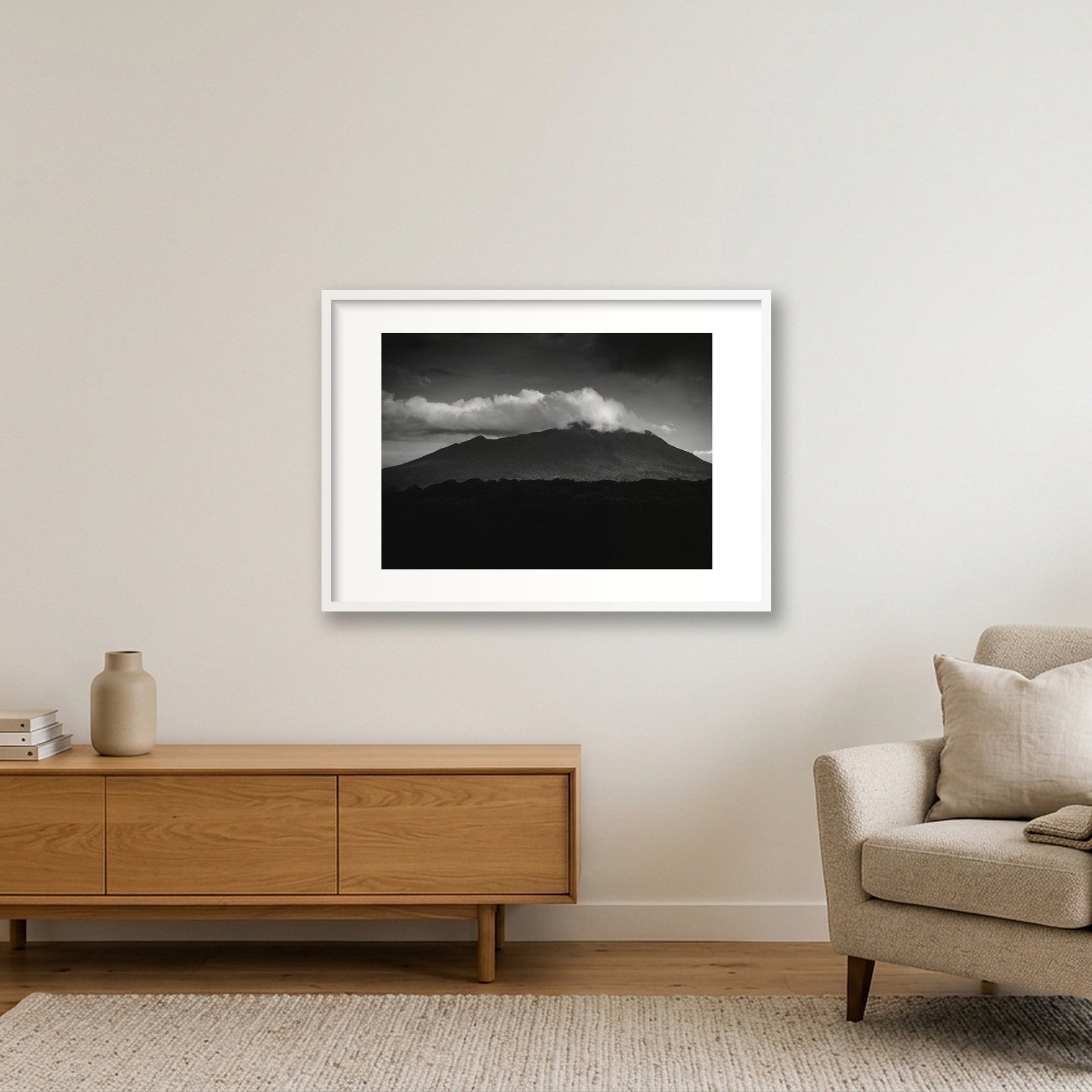 1370 — 84×59cm, 33×23" White Frame